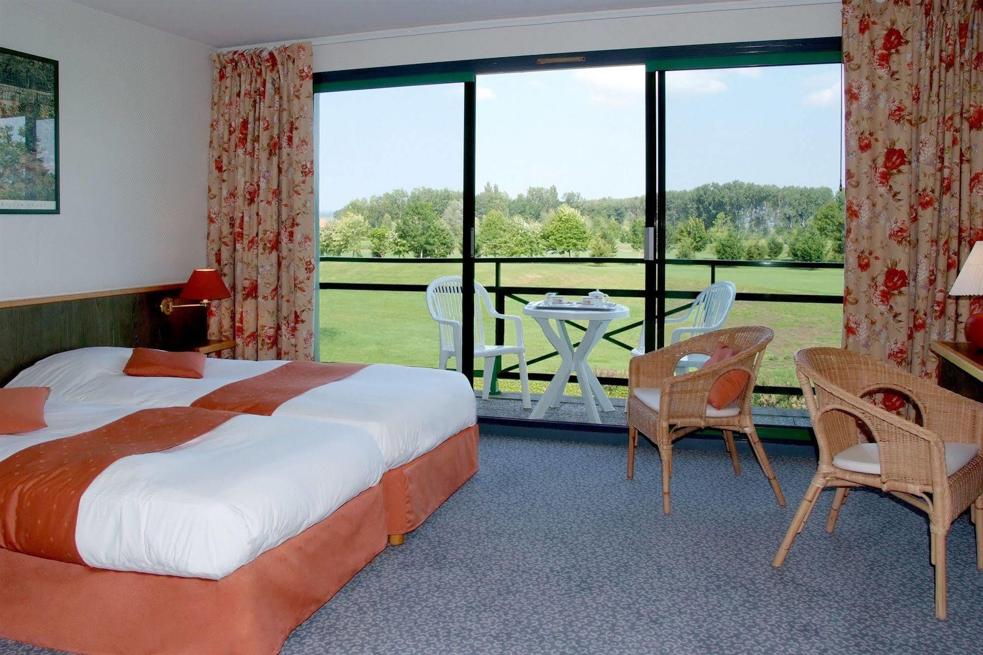 Golf Hotel Colvert - Room Service Disponible Льоверноа Екстериор снимка